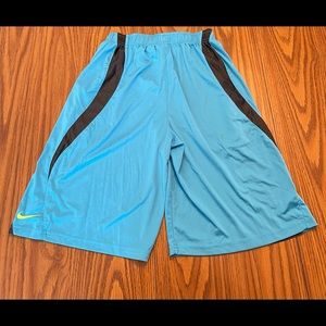 Men’s size L Nike athletic shorts
